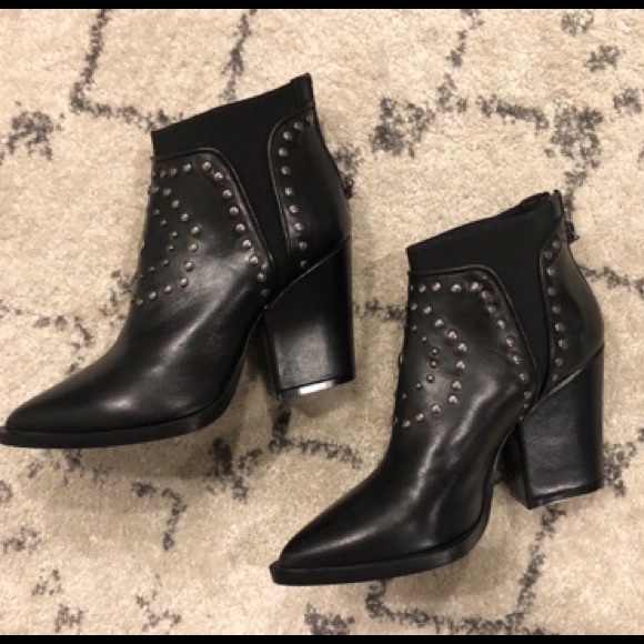 Leather ankle boots - Picture 1 of 4